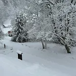 Roubenka Pod Hvezdami * Strážné