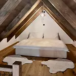 Roubenka Pod Hvezdami * Strážné