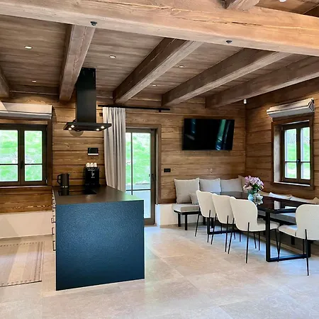 Roubenka Pod Hvezdami Chalet *