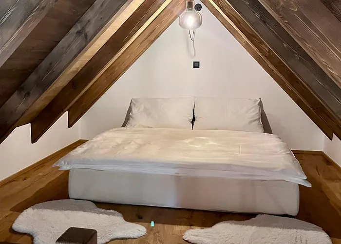 Roubenka Pod Hvezdami * Strážné